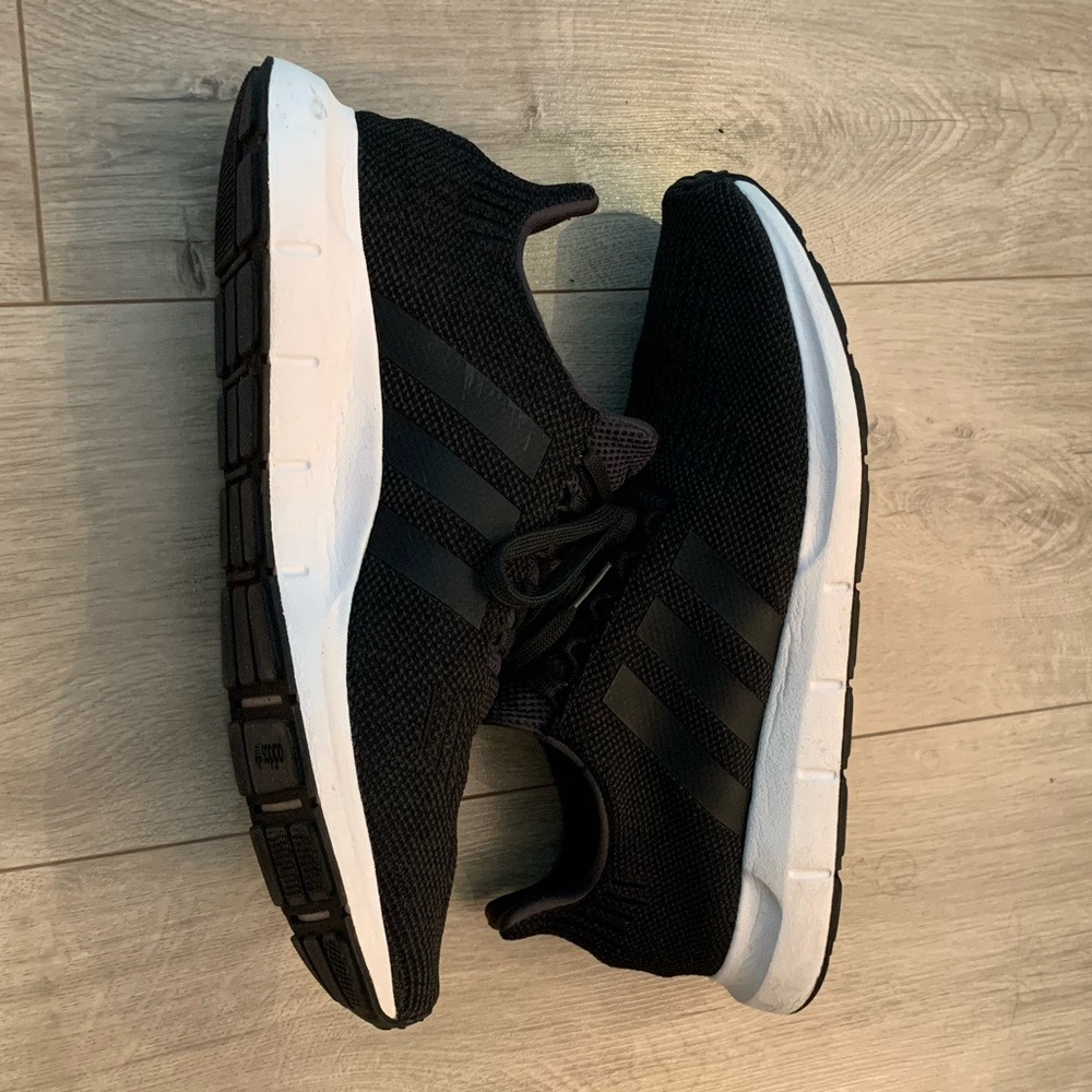 Adidas Men’s Knit Sneakers